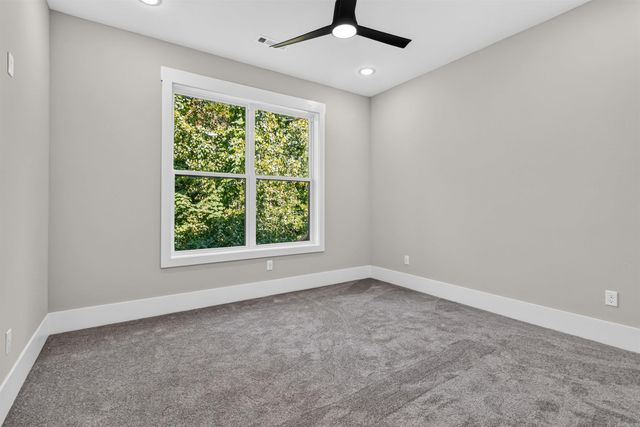 2005 NE Chaucer Street, Bentonville, AR 72712
