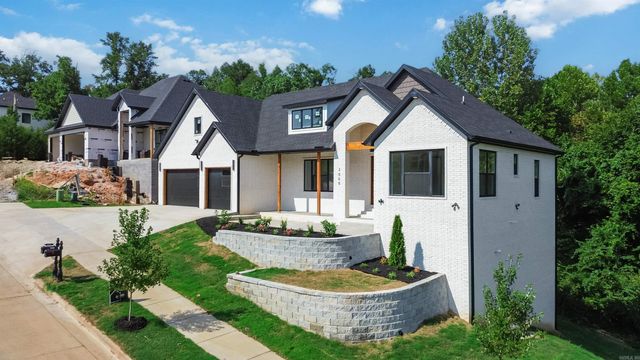 2005 NE Chaucer Street, Bentonville, AR 72712