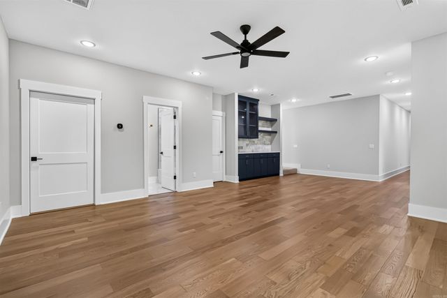 2005 NE Chaucer Street, Bentonville, AR 72712