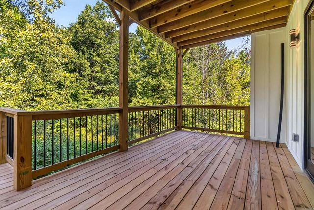 2005 NE Chaucer Street, Bentonville, AR 72712