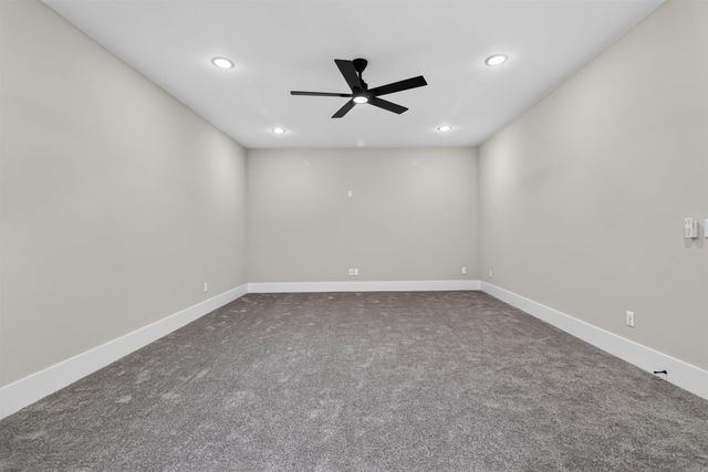 2005 NE Chaucer Street, Bentonville, AR 72712