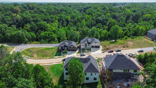 2005 NE Chaucer Street, Bentonville, AR 72712