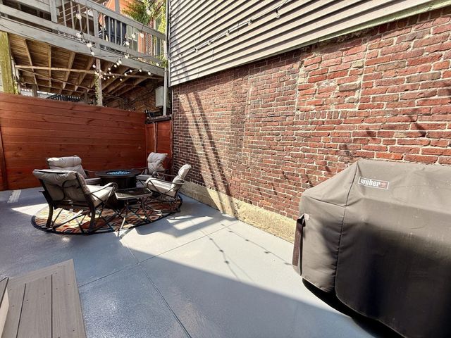 372 Silver St, Boston, MA 02127