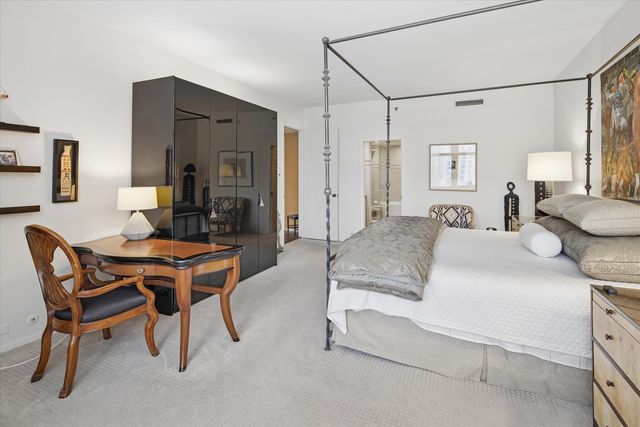 680 N Lake Shore Drive 1024, Chicago, IL 60611