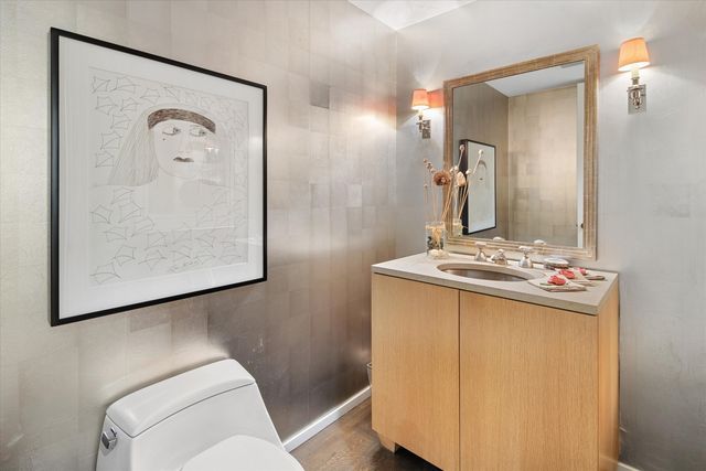 680 N Lake Shore Drive 1024, Chicago, IL 60611