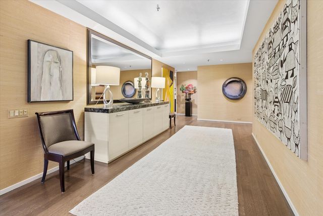 680 N Lake Shore Drive 1024, Chicago, IL 60611