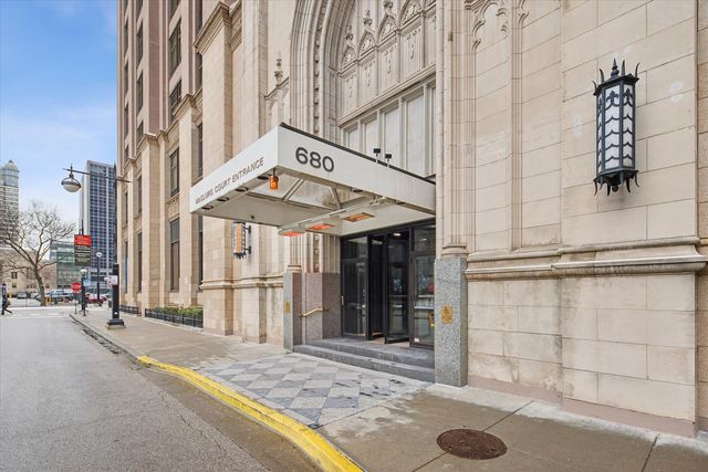 680 N Lake Shore Drive 1024, Chicago, IL 60611