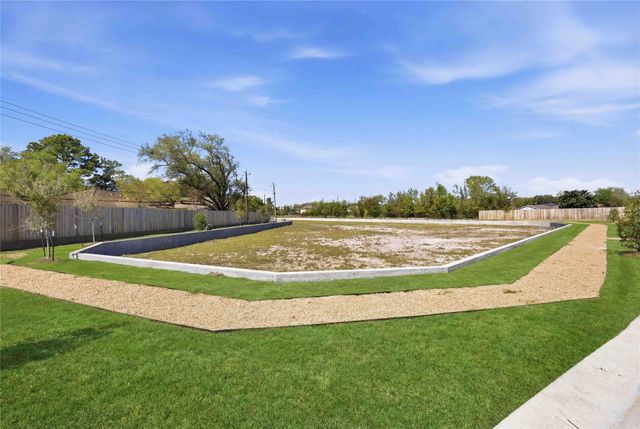 7617 Inwood Hills Lane, Houston, TX 77088