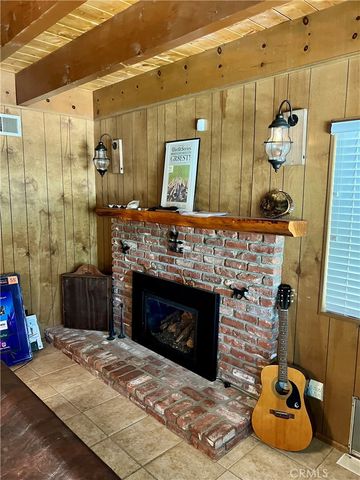 855 Bergschrund Drive, Crestline, CA 92325