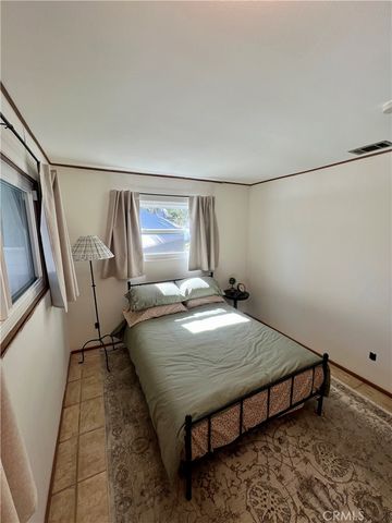 855 Bergschrund Drive, Crestline, CA 92325