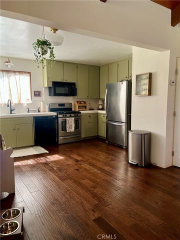 855 Bergschrund Drive, Crestline, CA 92325