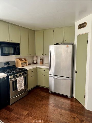 855 Bergschrund Drive, Crestline, CA 92325