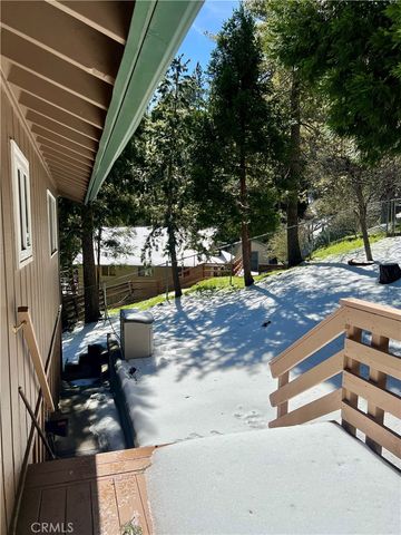 855 Bergschrund Drive, Crestline, CA 92325