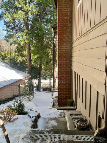 855 Bergschrund Drive, Crestline, CA 92325