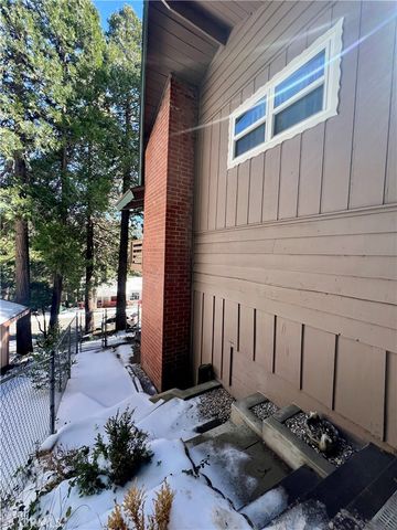 855 Bergschrund Drive, Crestline, CA 92325
