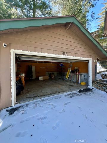 855 Bergschrund Drive, Crestline, CA 92325