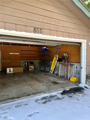 855 Bergschrund Drive, Crestline, CA 92325