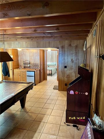 855 Bergschrund Drive, Crestline, CA 92325