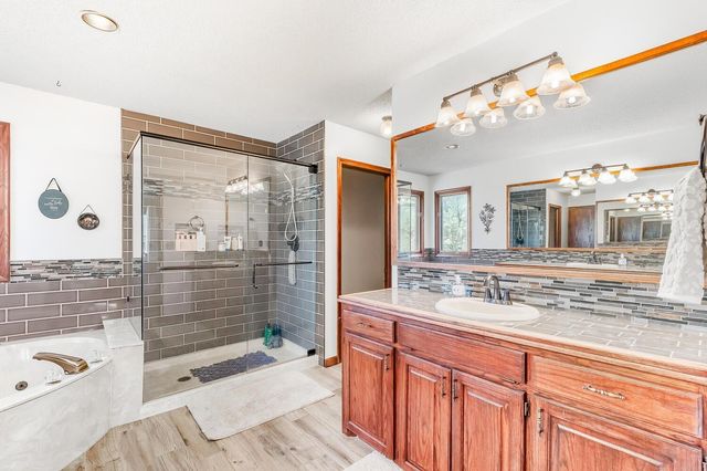 12008 W Briarwood Cir, Wichita, KS 67235