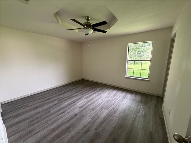 305 Lois Street, Roanoke, TX 76262