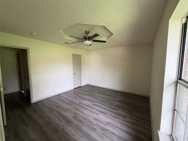 305 Lois Street, Roanoke, TX 76262