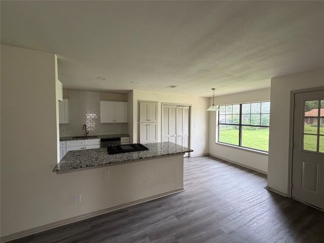 305 Lois Street, Roanoke, TX 76262