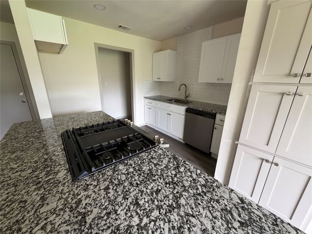 305 Lois Street, Roanoke, TX 76262