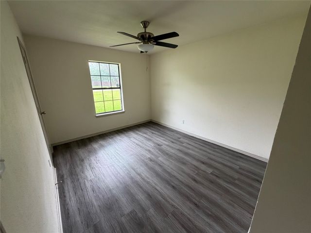 305 Lois Street, Roanoke, TX 76262