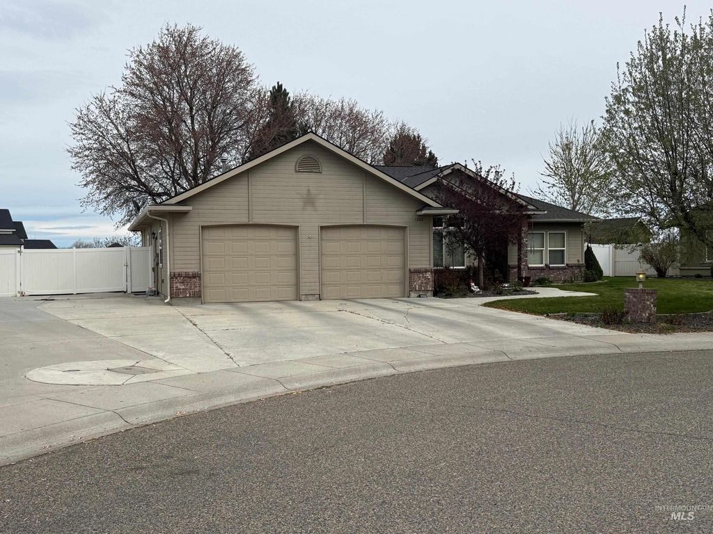 1202 Jessica Ave, Fruitland, ID 83619 photo 2