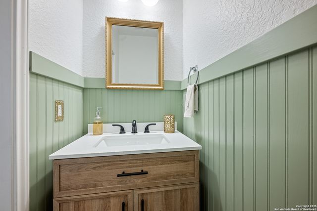 145 Bonn, Boerne, TX 78006