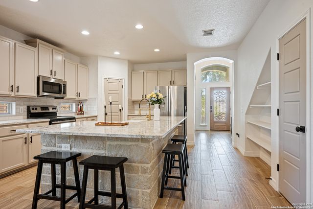 145 Bonn, Boerne, TX 78006