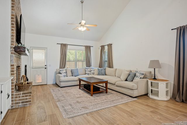 145 Bonn, Boerne, TX 78006