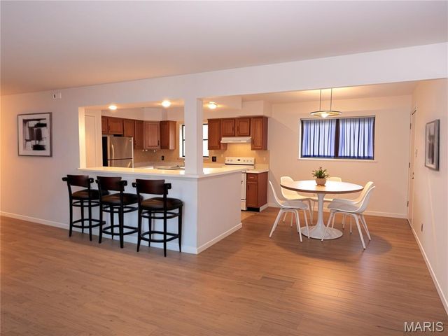 6533 Heintz Road, Oakville, MO 63129