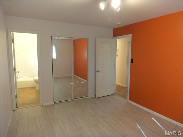 6533 Heintz Road, Oakville, MO 63129