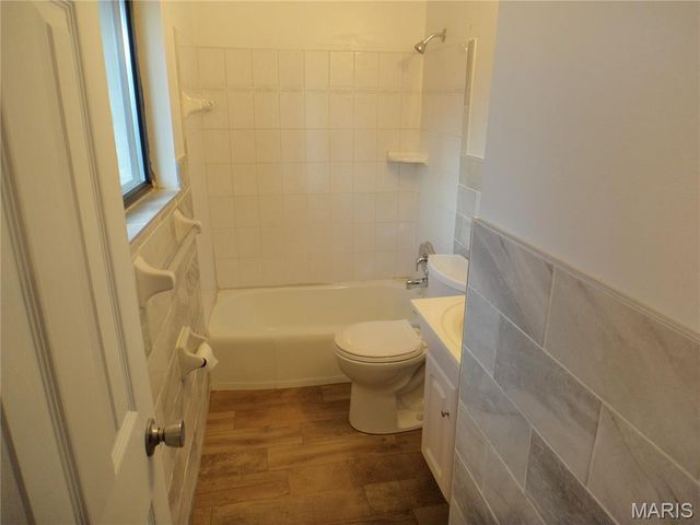 6533 Heintz Road, Oakville, MO 63129