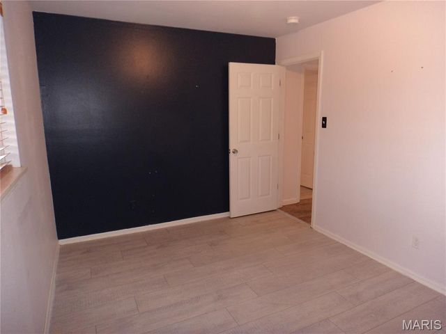 6533 Heintz Road, Oakville, MO 63129