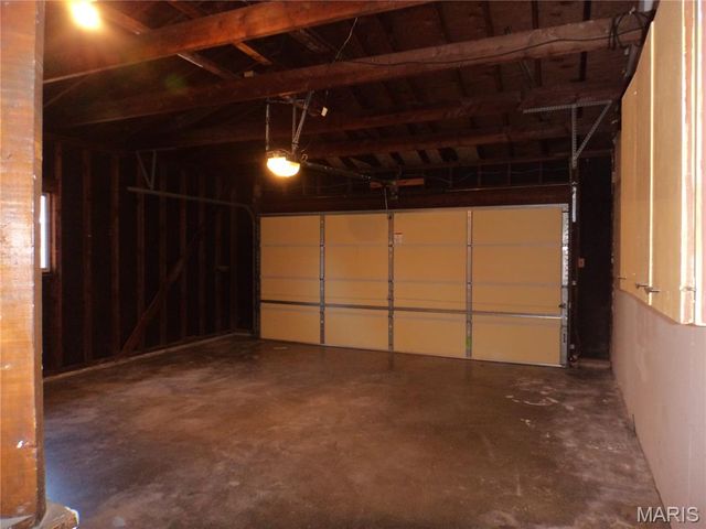 6533 Heintz Road, Oakville, MO 63129