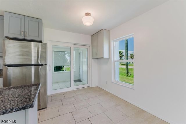 16595 Davis RD, Fort Myers, FL 33908