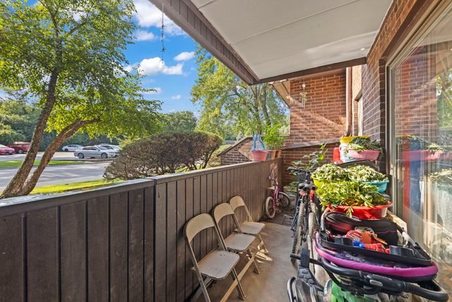 516 Timber Ridge Drive 108-A, Carol Stream, IL 60188