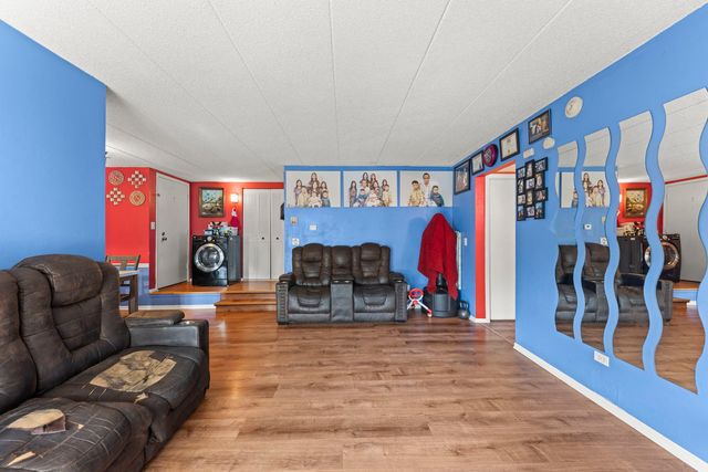 516 Timber Ridge Drive 108-A, Carol Stream, IL 60188