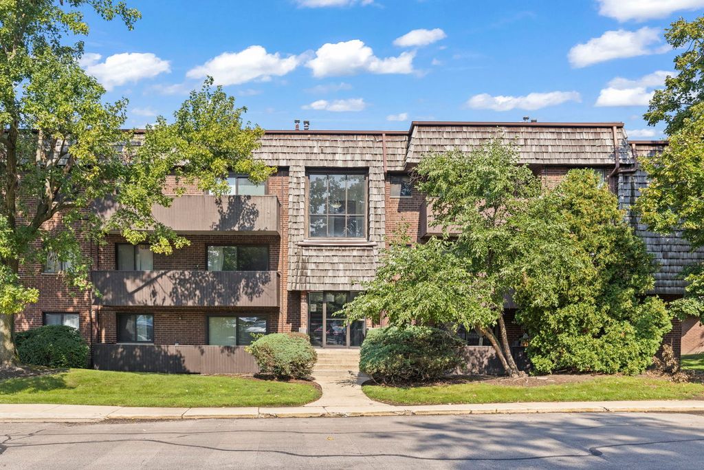 516 Timber Ridge Drive 108-A, Carol Stream, IL 60188