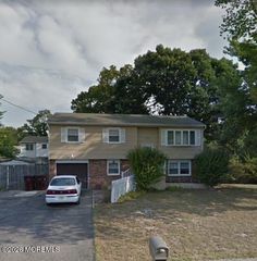 243 Lakewood Avenue, Bayville, NJ 08721