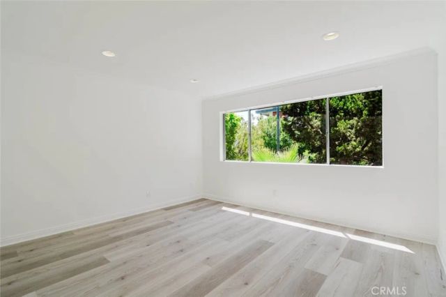 333 Burchett Street 111, Glendale, CA 91203