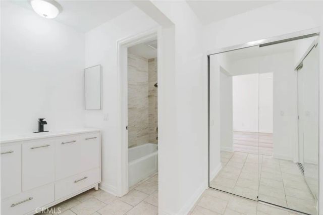333 Burchett Street 111, Glendale, CA 91203