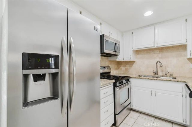 333 Burchett Street 111, Glendale, CA 91203