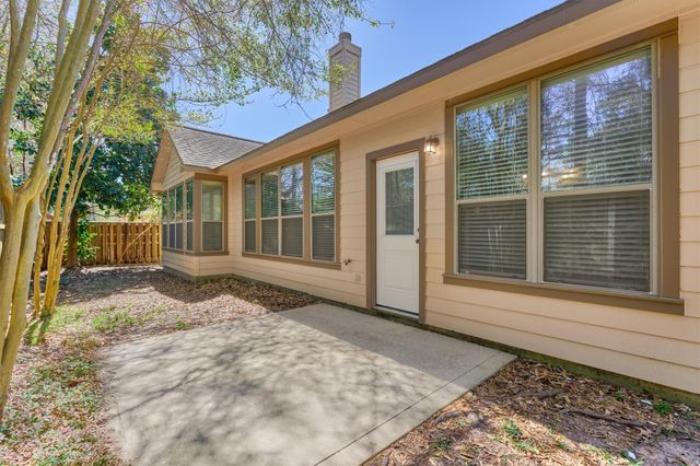 78 Douvaine Court, The Woodlands, TX 77382