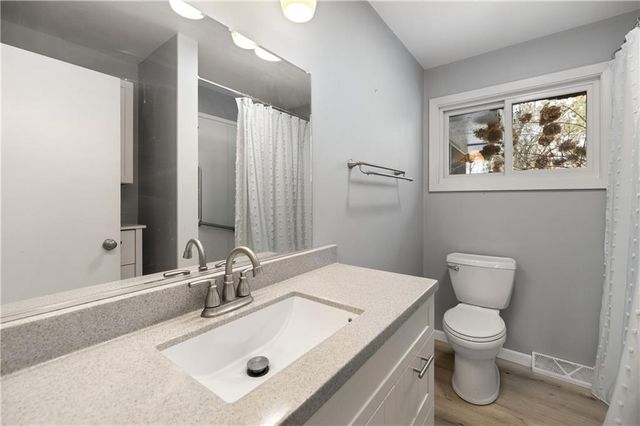 2312 Hillside Road, Altoona, WI 54720