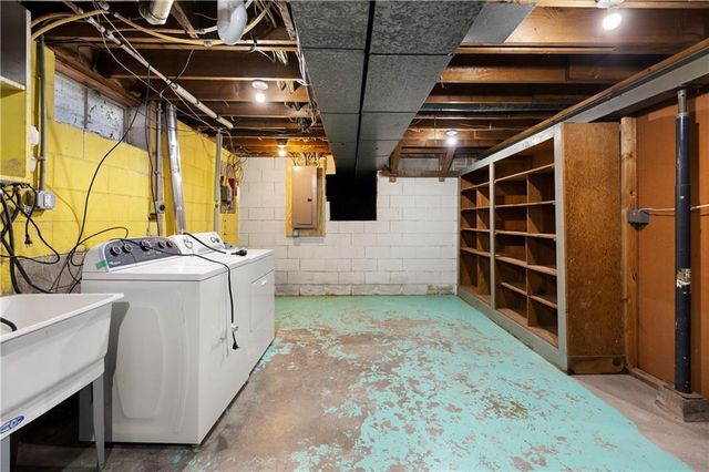 2312 Hillside Road, Altoona, WI 54720