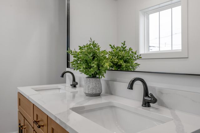 1001 Lauderdale Drive, Nicholasville, KY 40356