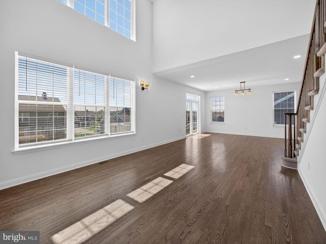 477 NEWLINS RD E, Easton, PA 18040